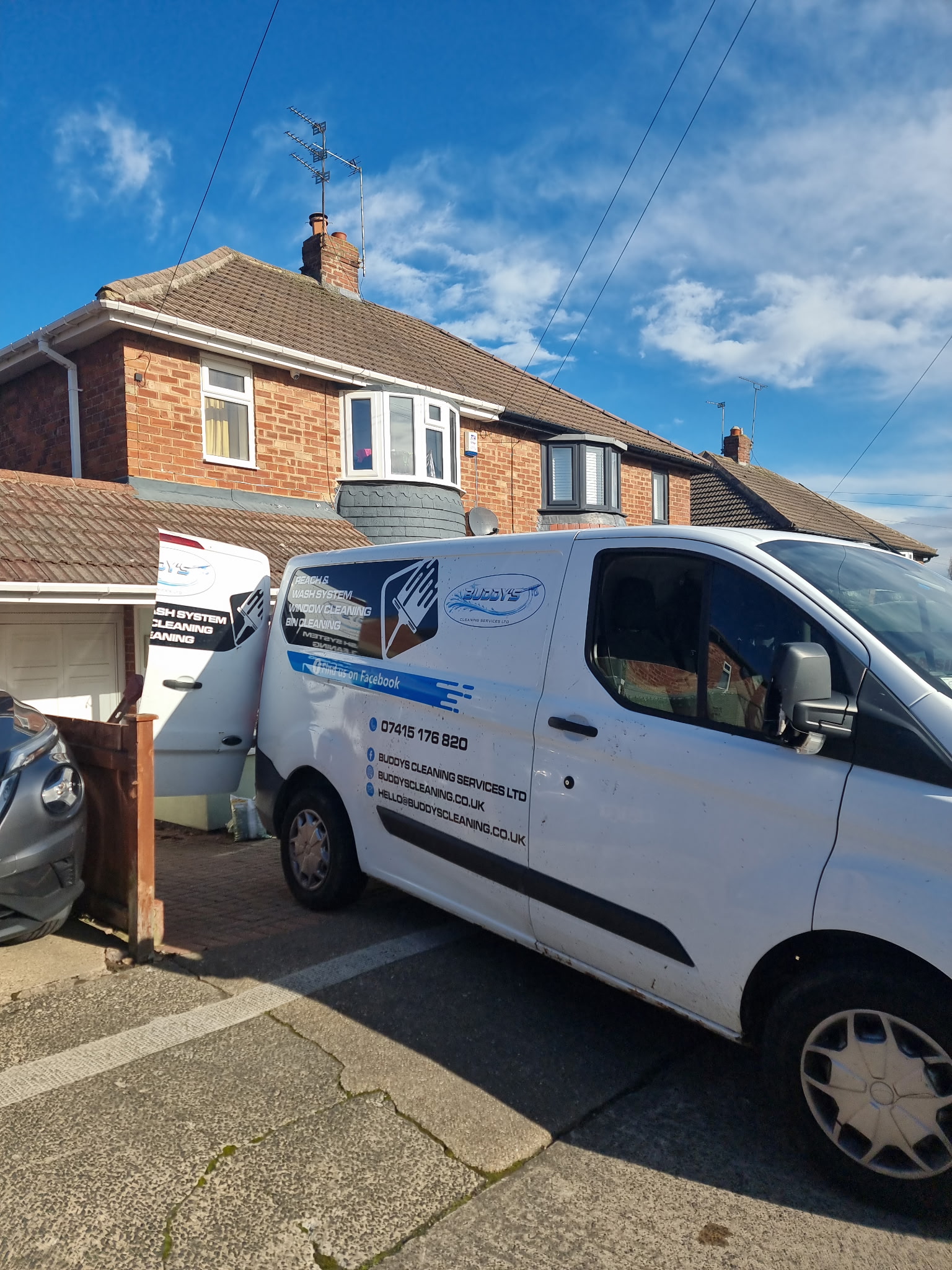 Gutter cleaning service